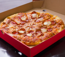 Girls Getting Guys on Tinder To Send Them Free Pizza Is Hilarious and Depressing At The Same Time