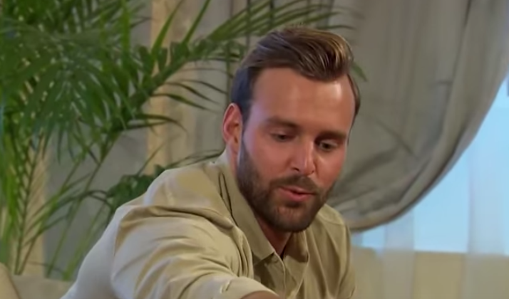 Bachelorette Robby's Little Brother Shamelessly Rides His Brother's Coattails On Tinder