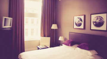 My Girlfriend Spilled Red Wine On Our Comforter And I'm Going To Murder Her