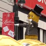 Mr. Peanut Singlehandedly Kept The Dab Alive At Today's Macy's Thanksgiving Parade